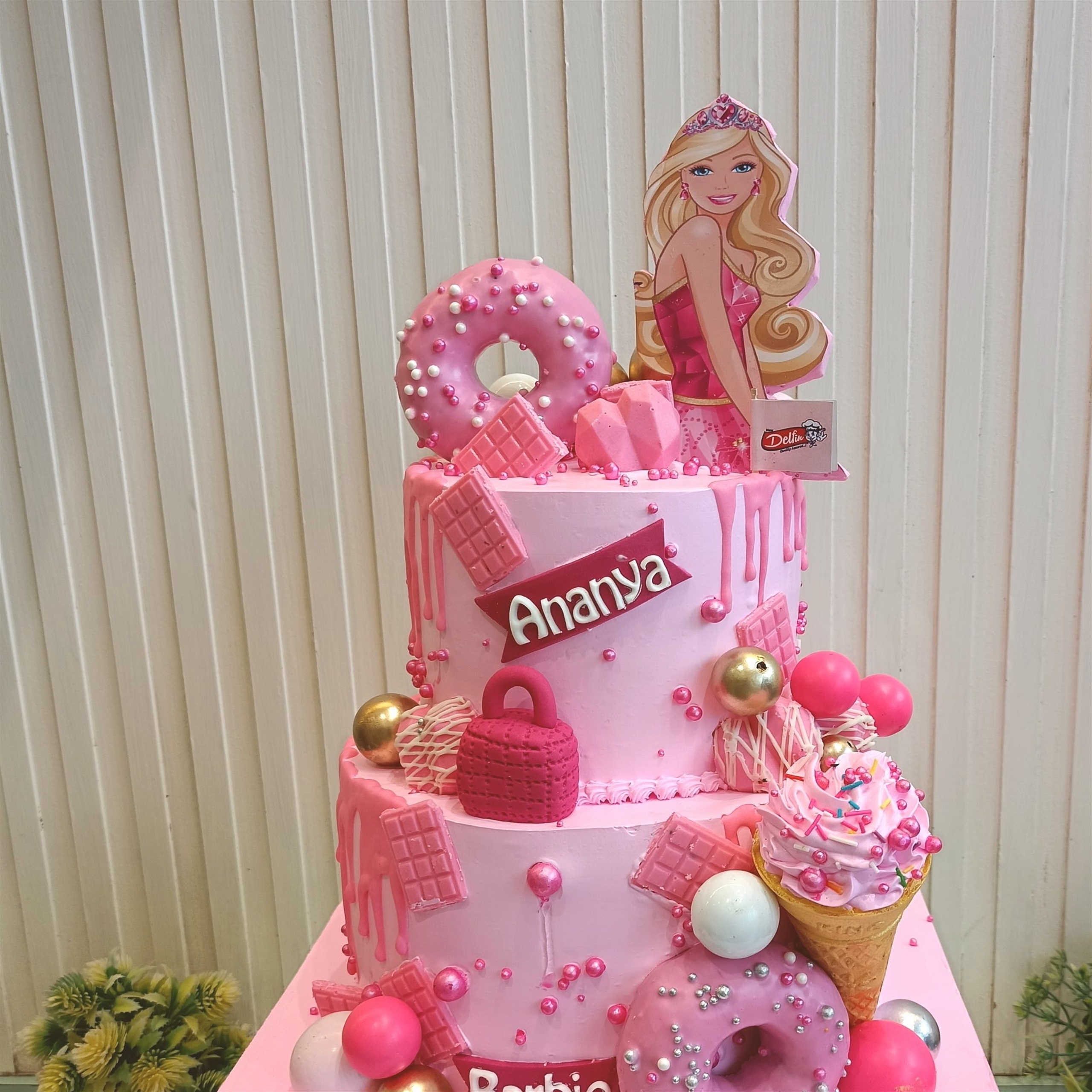 Customized cake