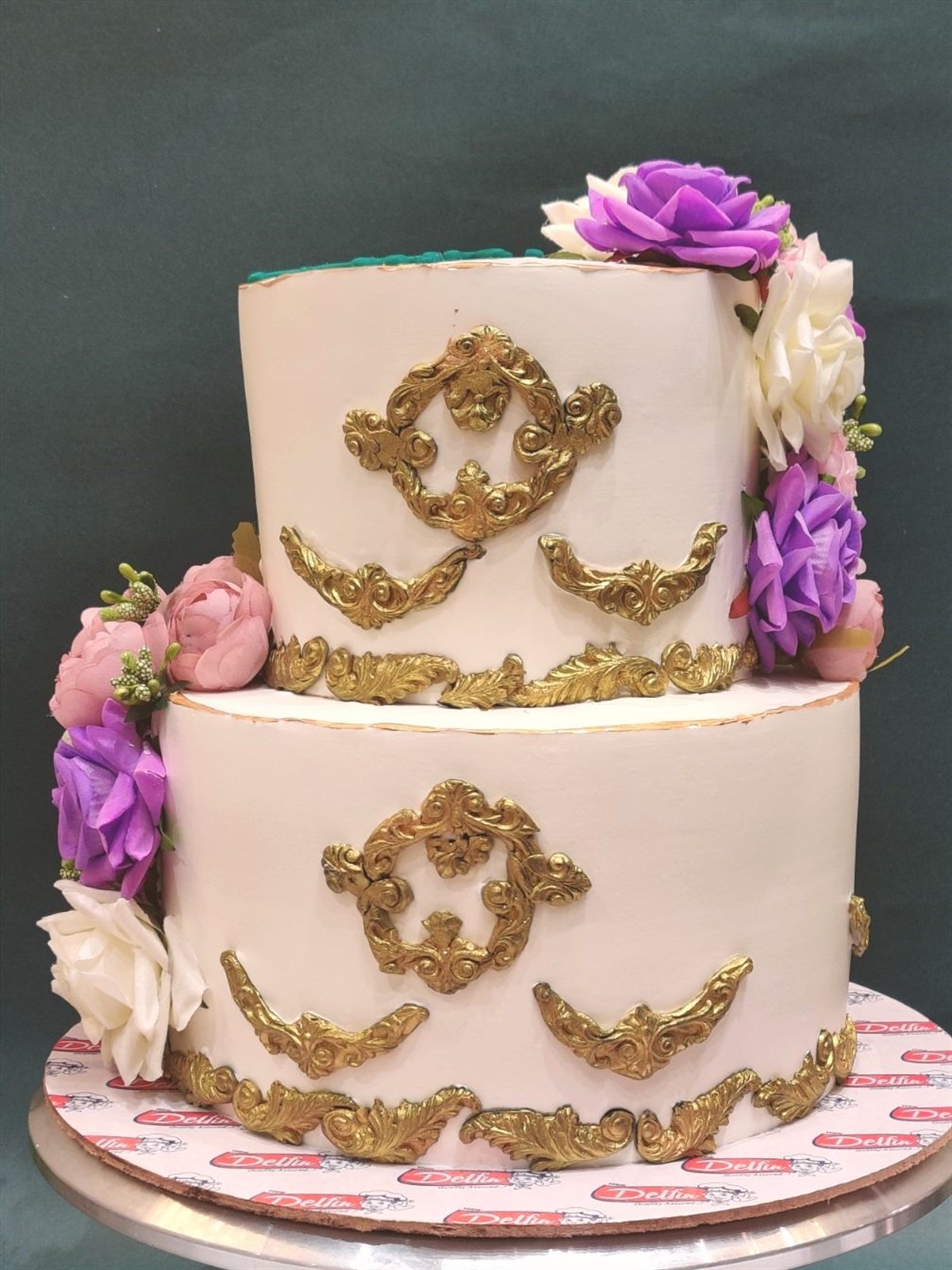 Customized cake