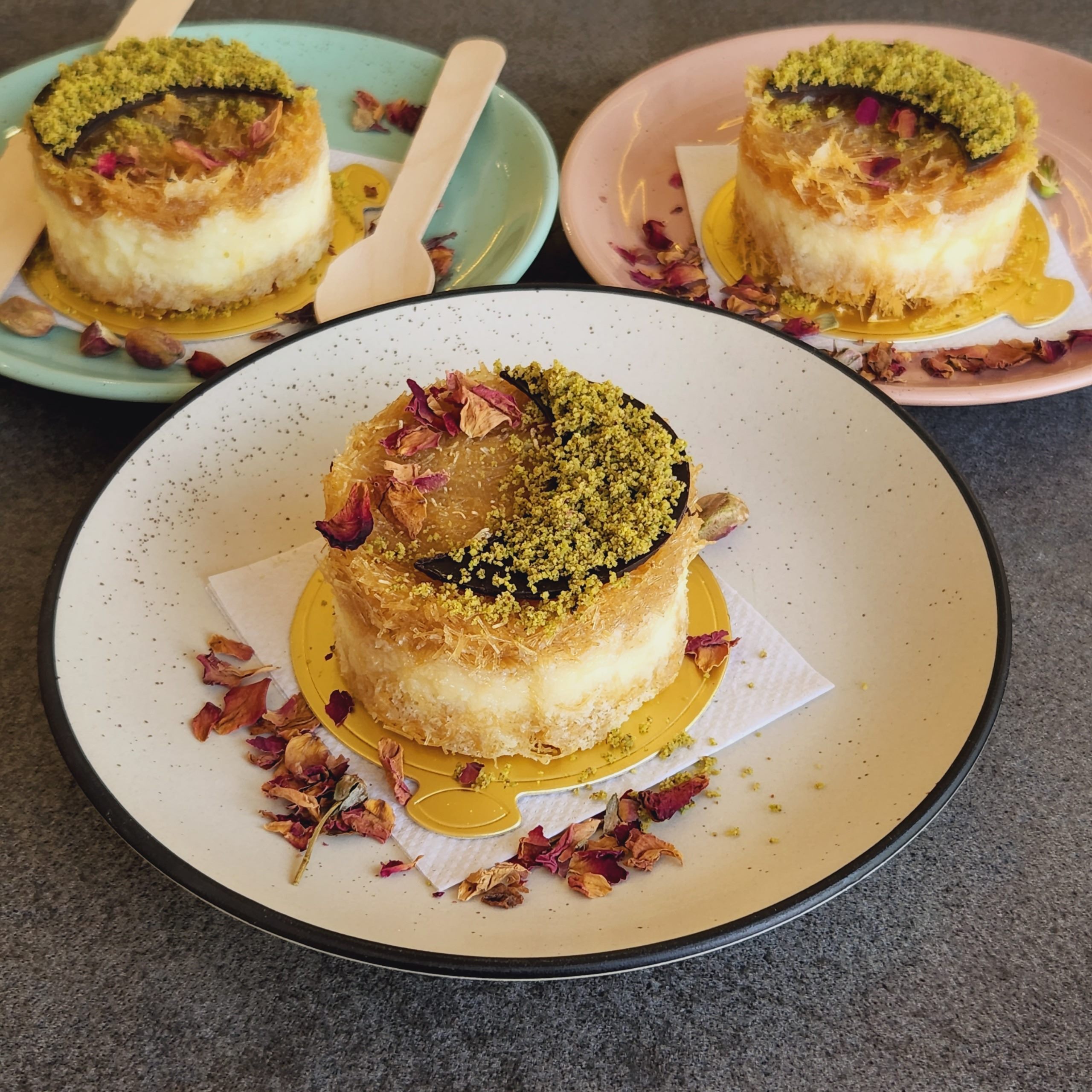 Kunafa platter